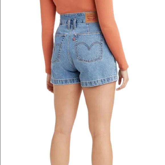 NWT Levi’s High Waisted Mom Shorts Size 28 - Picture 1 of 6